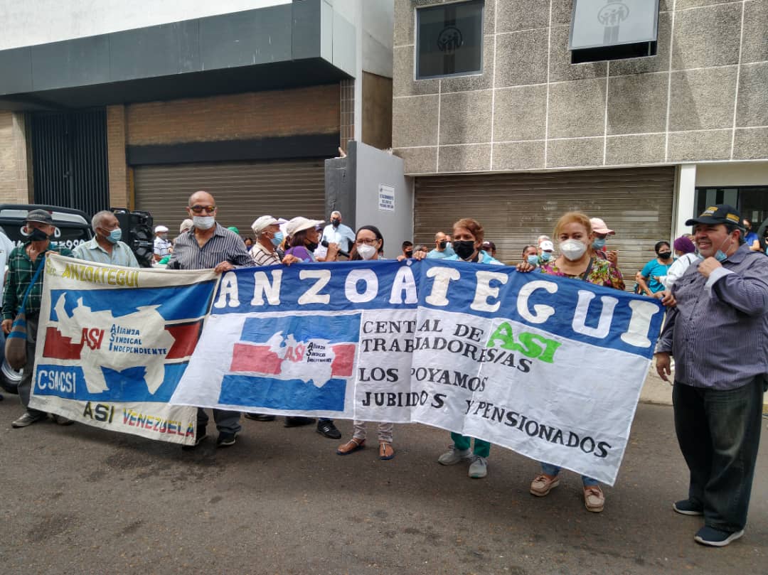 Anzoátegui: Trabajadores activos y jubilados cansados de la pelazón, exigieron un aumento salarial justo