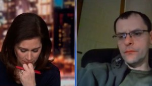 Periodista de CNN llora al entrevistar a hombre que perdió a su familia en ataque a Ucrania