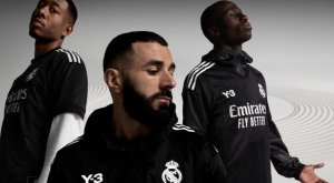 El Real Madrid cambia el blanco por el negro en su camiseta para El Clásico (Imágenes)