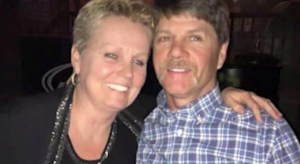 “Un último acto de amor”: Murió protegiendo a su esposa en la bañera durante tornado en Iowa