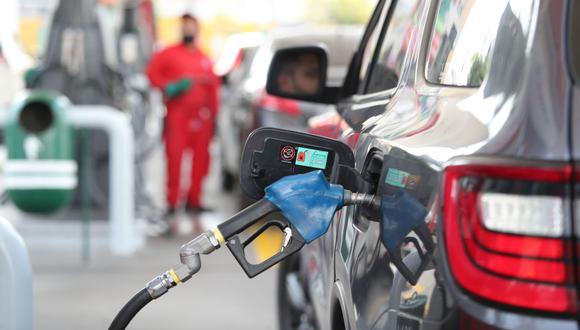 Perú anuncia alza en los precios de combustible por la invasión rusa en Ucrania