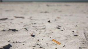 Los cigarros puros se salvan de una ley en Florida que prohíbe fumar en playas