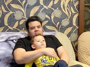 La desesperada lucha de un hombre en EEUU para sacar a su hijo de dos años de Ucrania