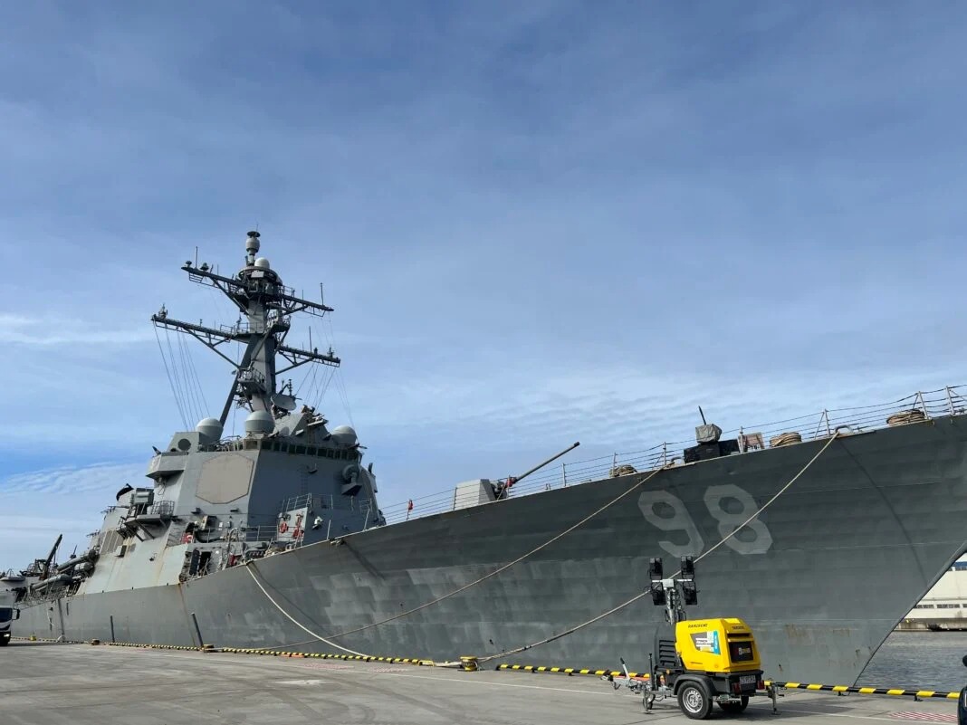 Destructor de misiles guiados de la Marina de los EEUU llega a Polonia