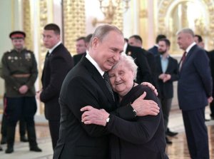 La ex maestra de Putin de 88 años es la única persona que podría poner fin a la invasión en Ucrania