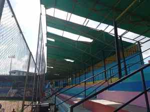 En total abandono tiene el chavismo al estadio de béisbol en Carúpano (FOTOS)