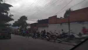 Kilométrica cola de motorizados para surtir combustible en Mérida hoy #11Mar