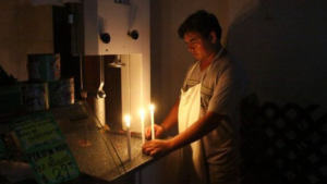 “Pasamos hasta 15 horas al día sin luz”: Merideños claman por mejoras del servicio eléctrico