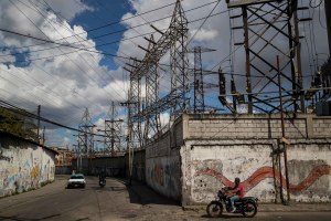 Tres años después del gran apagón, Venezuela no ve luz al final del túnel