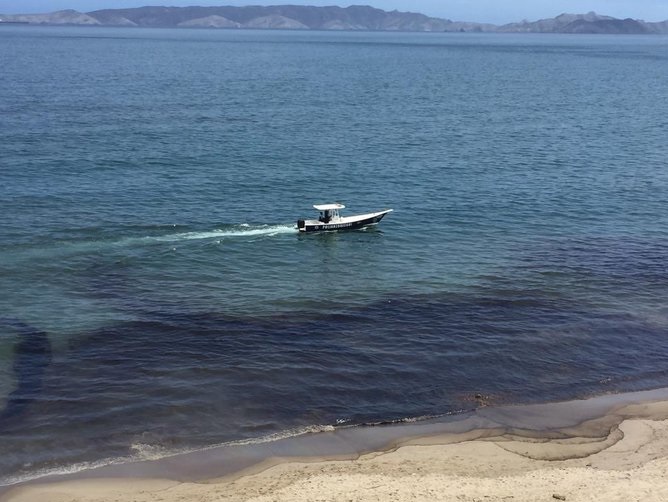 Playas en Puerto La Cruz fueron cerradas por derrame de petróleo