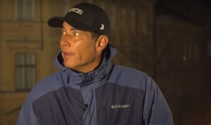 El periodista Fernando del Rincón interrumpió la trasmisión en vivo por las alarmas de bombardeo en Ucrania (VIDEO)