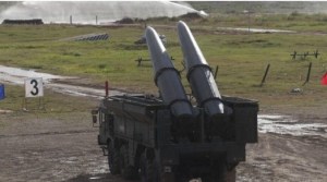 Soldados bielorrusos aprenden en Rusia su sistema de armas nucleares tácticas
