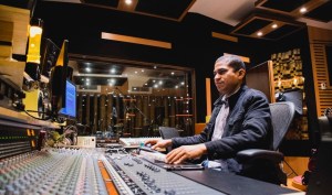 En la industria musical estadounidense, Jhonny Peña se abre paso como productor