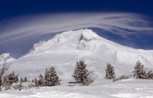 Desenlace fatal: Dos alpinistas caen de una altura de 60 metros en una montaña en Oregón