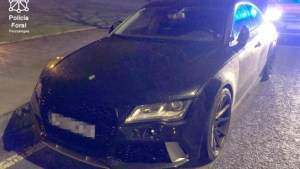 Iba drogado, conducía de noche un auto de alta cilindrada, casi choca una patrulla… y tiene 14 años