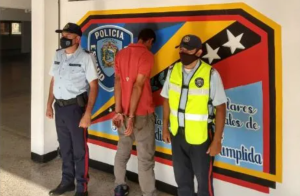 Depravado fue atrapado desnudo, encima de su suegra discapacitada en Táchira