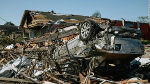 “Mi casa ya no está”: Relatan el horror que vivieron con los tornados que arrasaron Nueva Orleans