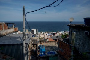 La energía solar se abre camino en las favelas de Río de Janeiro (FOTOS)
