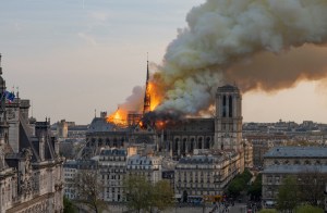 Justicia francesa investiga contaminación por plomo tras incendio de Notre-Dame