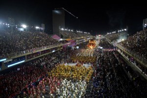 ¿Quieres desfilar con alguna de las escuelas de samba en el Carnaval de Río?