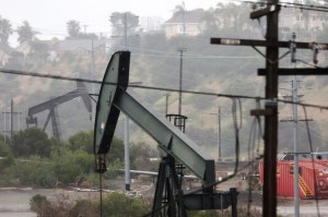 Petróleo bajó por la inflación en EEUU que genera temores sobre demanda