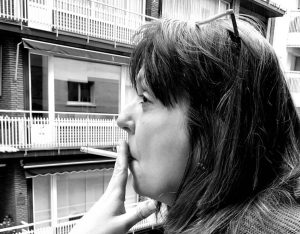Mónica Montañés, escritora venezolana que se vio forzada a encontrar calor de hogar en Madrid