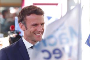 Elecciones en Francia: Macron y Le Pen se lanzan sus últimos dardos en el cierre de campaña