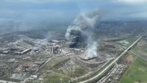 Fuerzas de Putin continúan bombardeando la planta metalúrgica de Azovstal, en Mariúpol