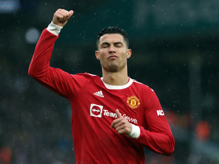 Chispazos entre leyendas de Manchester United: Ronaldo respondió a las críticas de Rooney con un extraño mensaje
