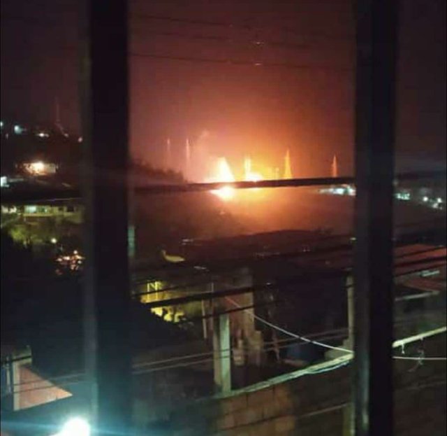 Vargas: Se registró incendio en Tacoa durante la noche de este #19Abr (Imágenes) 3