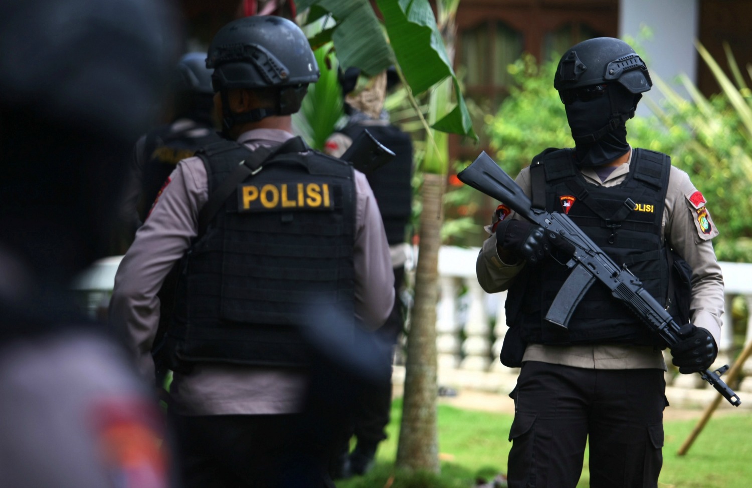 Violó a 13 alumnas y ocho de ellas quedaron embarazadas: profesor fue condenado a muerte en Indonesia