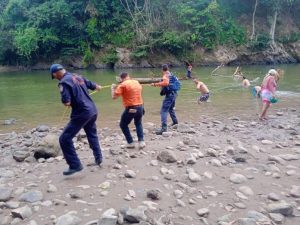 Un día de diversión terminó en tragedia para hombre arrastrado por el río Doradas