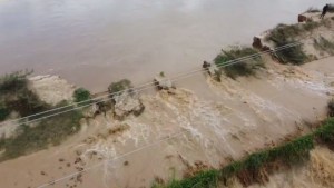 Alerta en Zulia ante la rotura del dique del río Catatumbo #25Abr (VIDEOS)