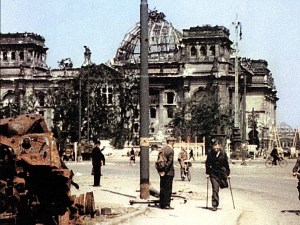 La brutal ocupación soviética de Alemania después de Hitler: dos millones de mujeres violadas y alcohol sin freno