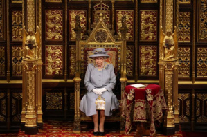 A un mes del jubileo de Isabel II, Windsor en plena ebullición