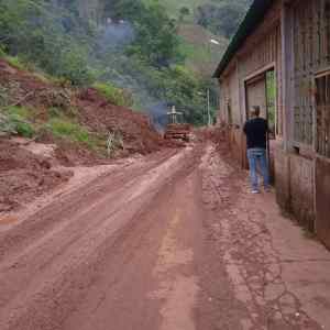 Restituyen el paso de vehículos en el sector Mesa de Aura en Táchira