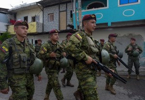 Militares refuerzan región ecuatoriana tras masacre que dejó nueve muertos
