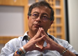 Polémica en Colombia por propuesta de “perdón social” del candidato Petro