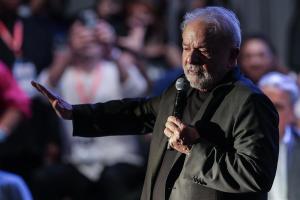 A seis meses de las elecciones, Lula y Bolsonaro se polarizan con la confusión en la llamada “tercera vía”