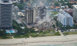 Alto riesgo en Miami: Piden evacuar edificio cerca del condominio colapsado hace casi un año