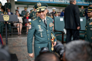 Jefe del Ejército colombiano irrumpió en la campaña con un señalamiento a Petro