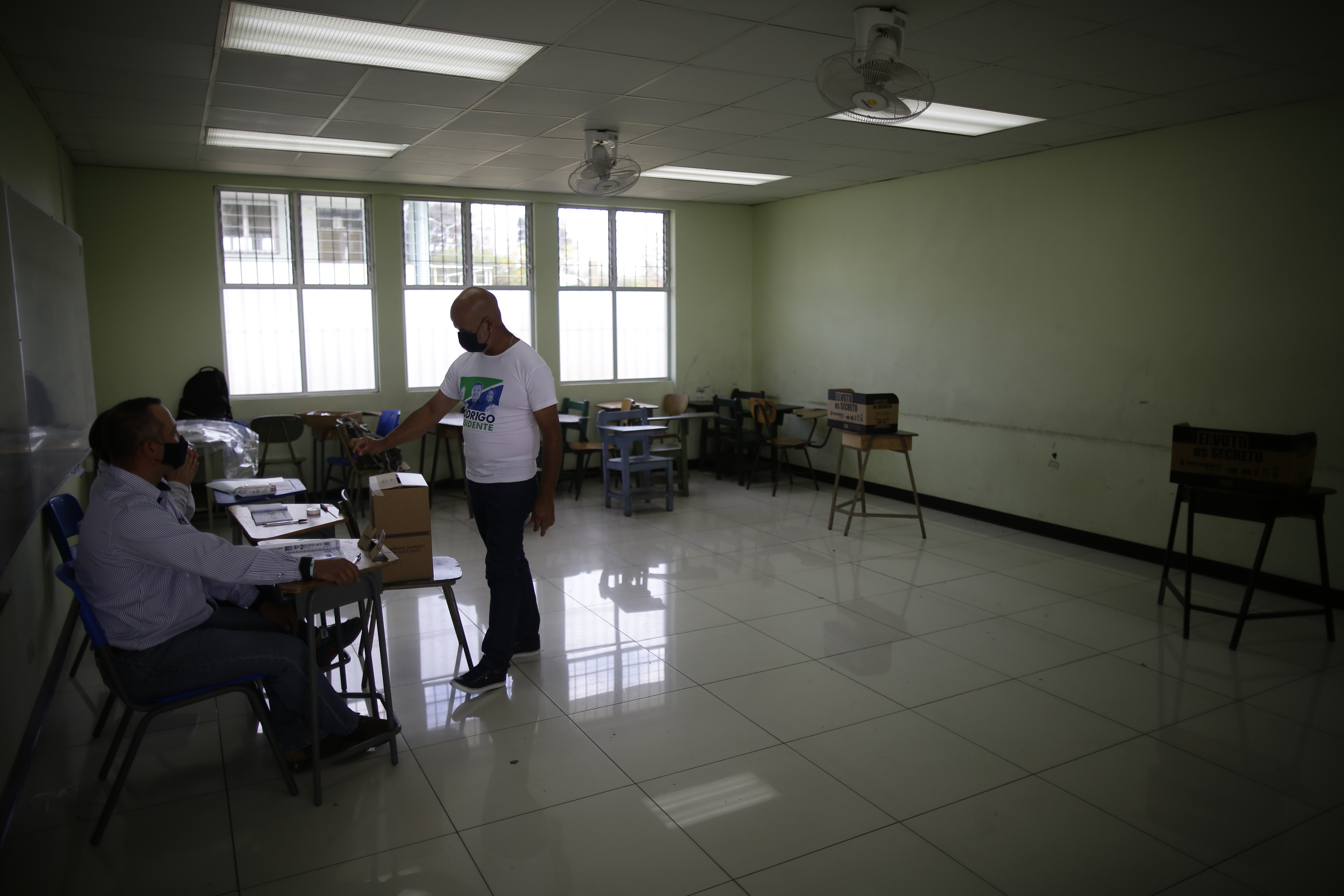 La jornada electoral transcurre con tranquilidad y sin incidentes en Costa Rica este #3Abr (FOTOS)