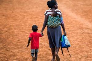 El reto de ser madre: el 40% de las mujeres pierden la vida dando a luz en África