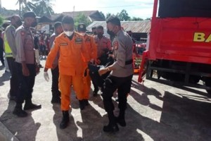 Al menos 16 personas murieron y varios heridos tras accidente de un camión en Indonesia