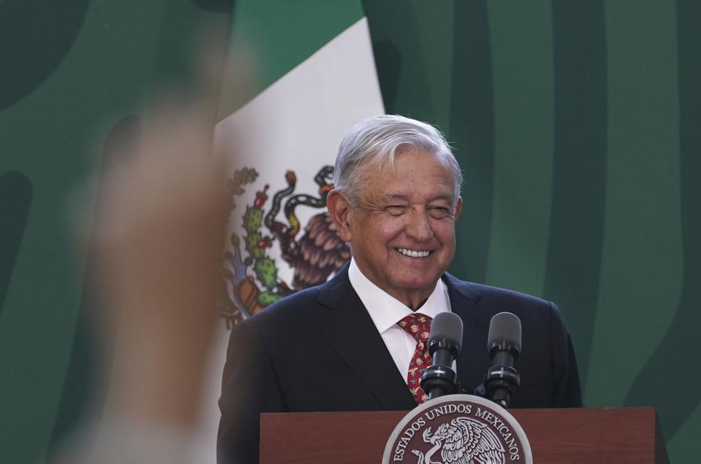 “Dólar… tortilla… gasolina”: López Obrador perdió el hilo y puso la cómica ante las cámaras (VIDEO)