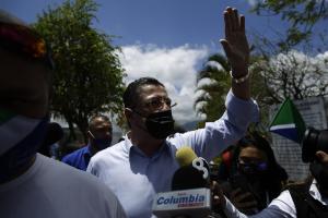 Rodrigo Chaves gana la Presidencia de Costa Rica con un 52,9 % de los votos