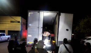 Migrante venezolano fue rescatado de un tráiler donde estaban otras 92 personas en México