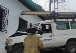 Vehículo de Corpoelec chocó contra dos viviendas y dejó varios heridos en Trujillo (Fotos)