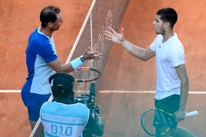 El heredero vence al rey: Alcaraz le ganó a Nadal en un partidazo y se metió en semifinales del Masters de Madrid