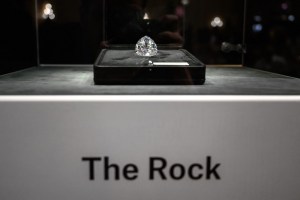 “The Rock”, el diamante blanco más grande jamás subastado no alcanza el récord esperado